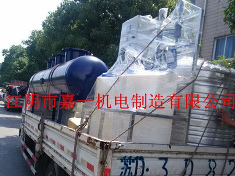 發(fā)往新疆的分集水器，全自動加藥